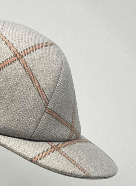 N°121_Cap on hat rack_Le Panache Paris©